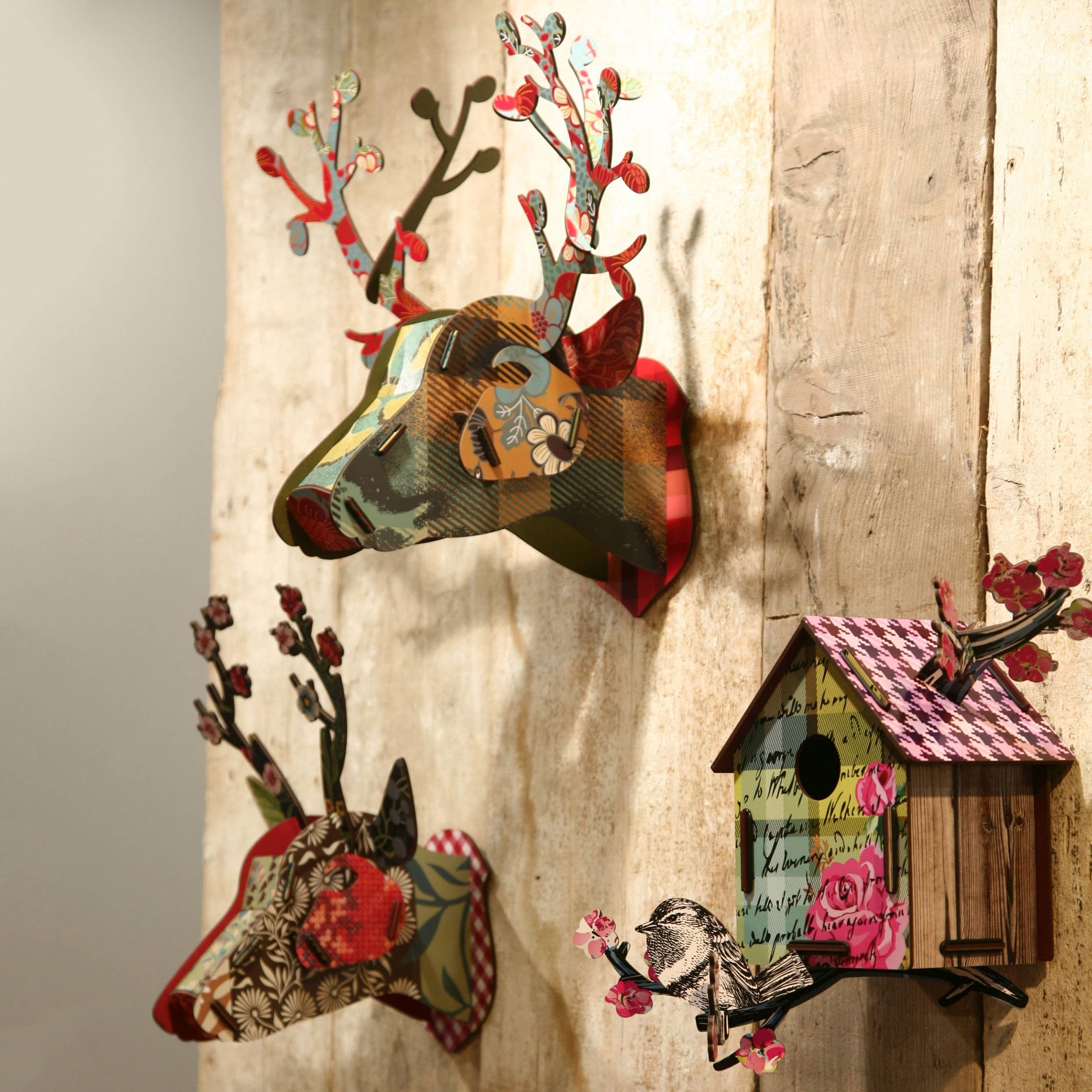 Miho - Tête de cerf écologique petite - Motif fleurs en relief