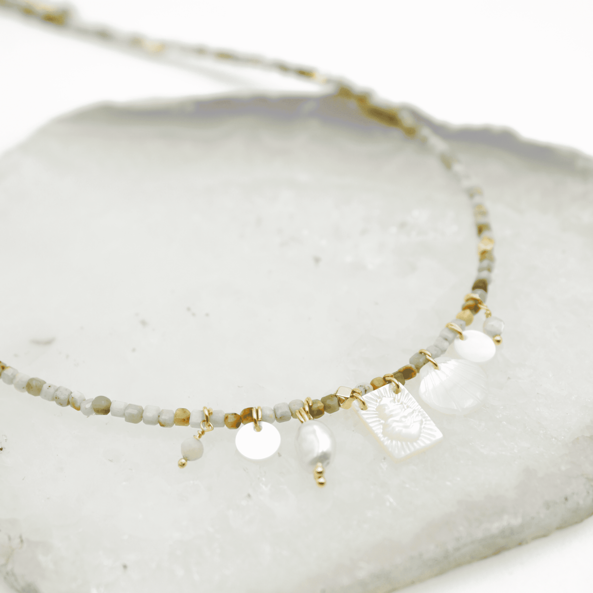 Collier perles grigri Joe