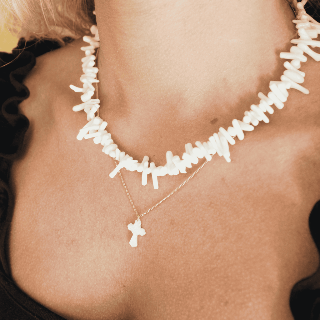Collier croix nacre Eve