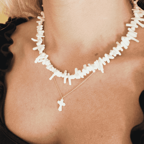 Collier croix nacre Eve